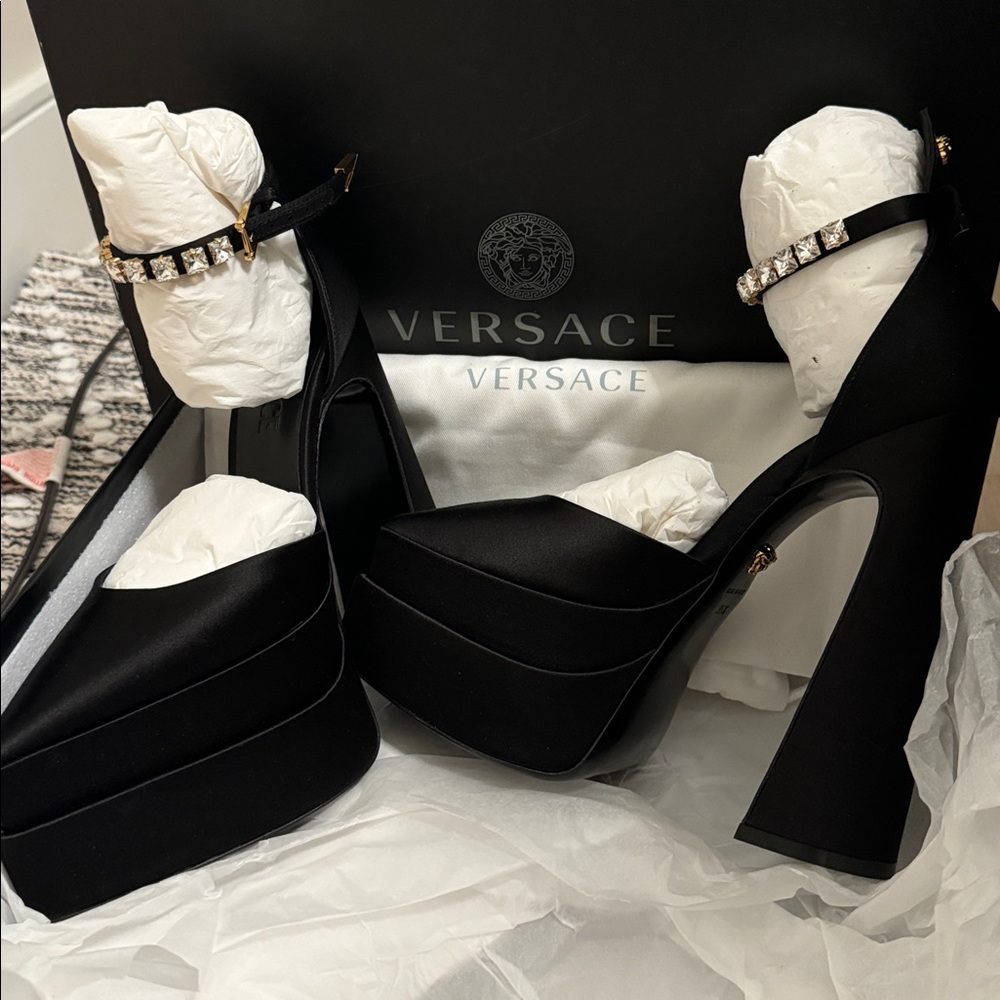 Versace Black Heels with diamond Ankle Strap

Brand new never worn!